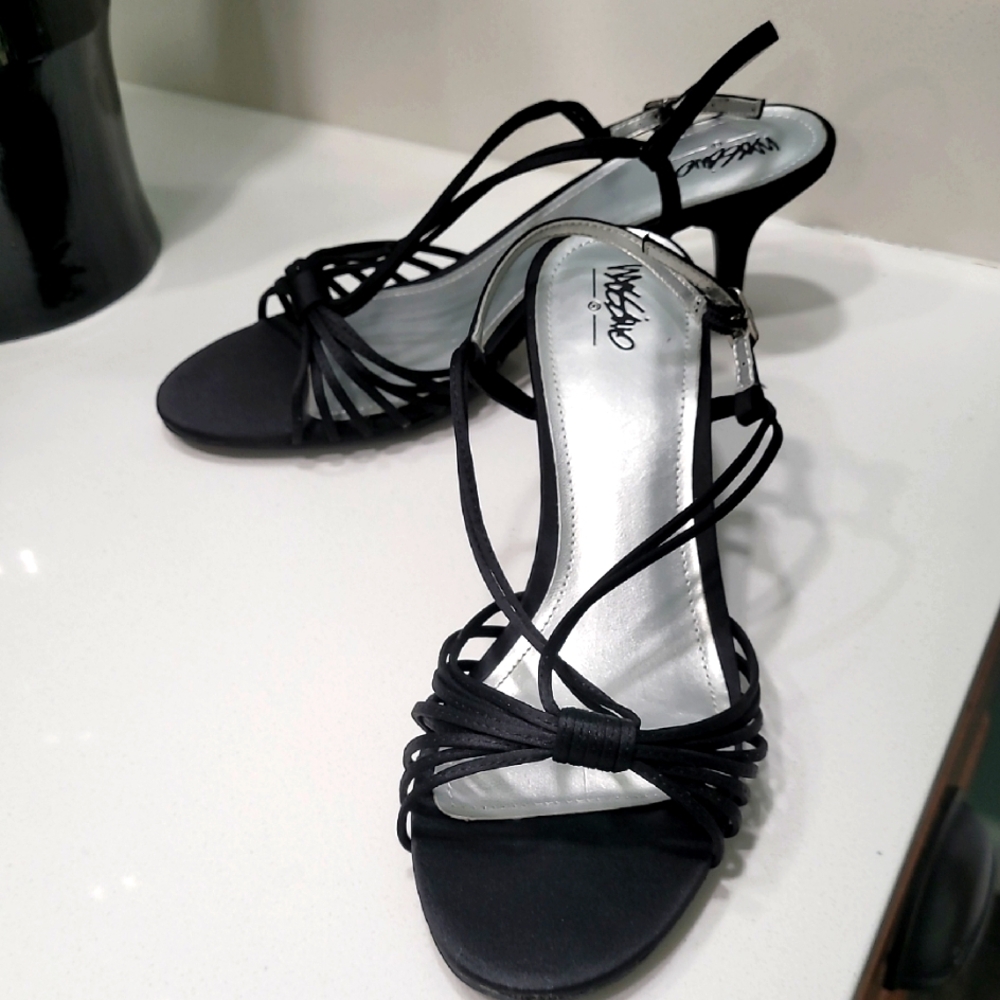 Mossimo Black Heels Elegant Strappy Design